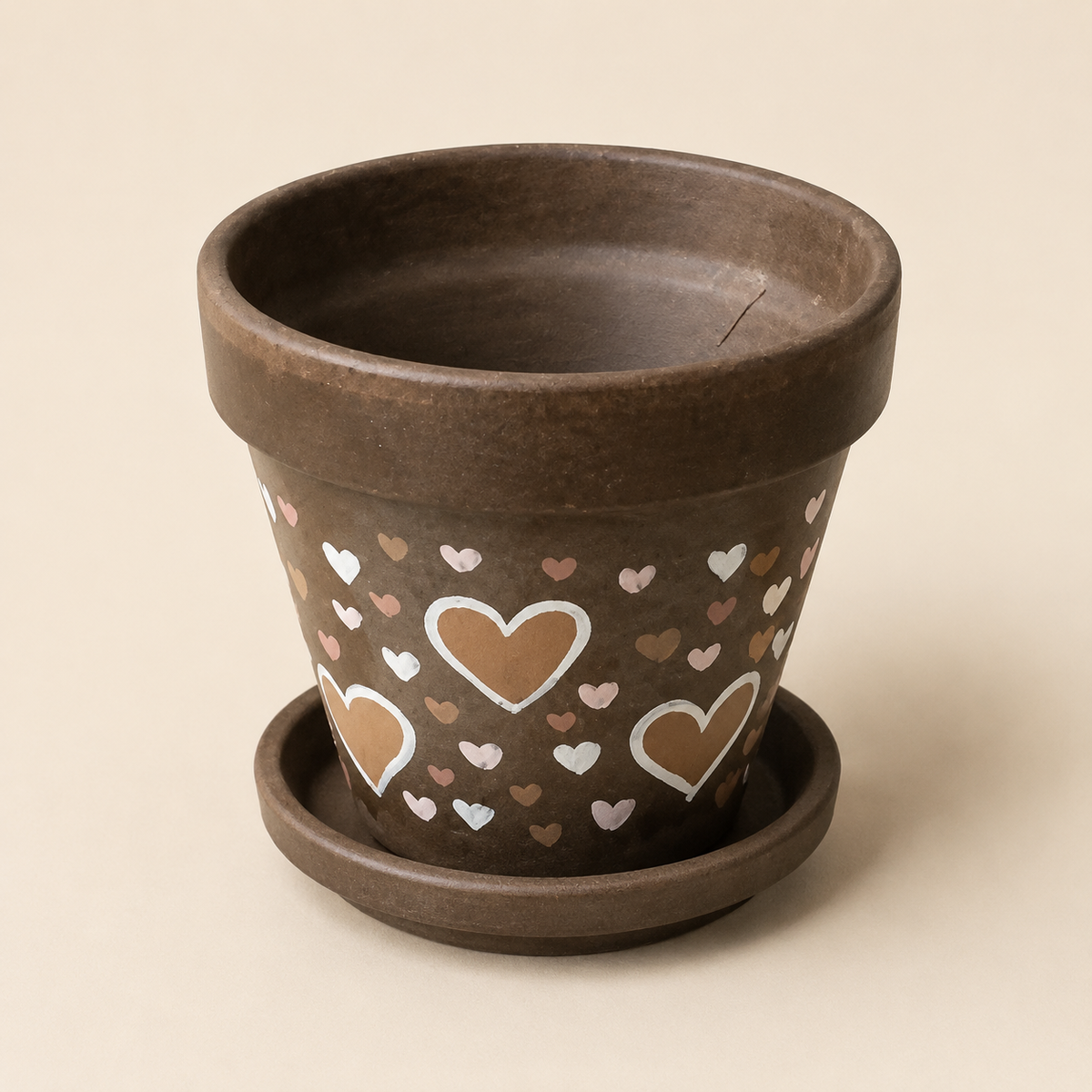 Handbemalter brauner Blumentopf Herzenswärme mit Herzmotiven und Untersetzer
