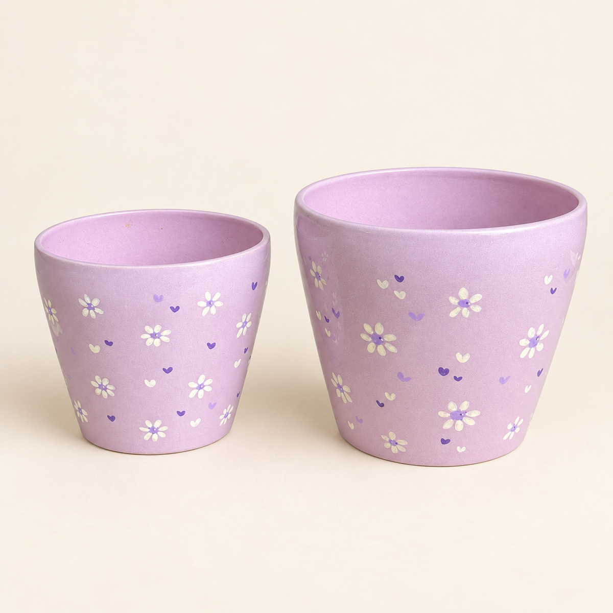 Zweier-Set handbemalter rosa Blumentöpfe mit Blumen und kleinen Herzen